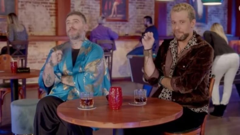 Αντιδρά το Twitter με το γκέι ζευγάρι στην «Super Mammy» λίγο πριν την πρεμιέρα