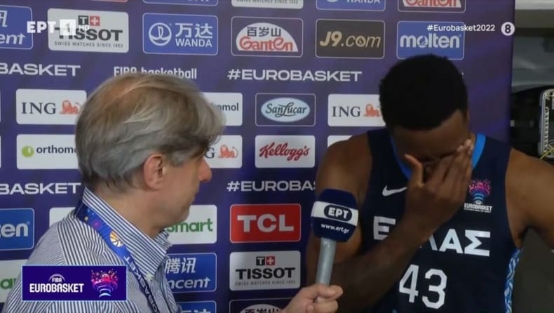 Συγκίνησε ο Θανάσης: «Μαμά δεν κλαίω, μην στεναχωριέσαι»! (vid)