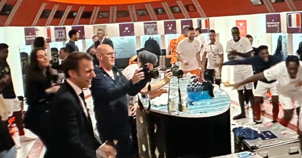 Μουντιάλ 2022, Γαλλία: Ξέφρενοι πανηγυρισμοί με Μακρόν στα αποδυτήρια