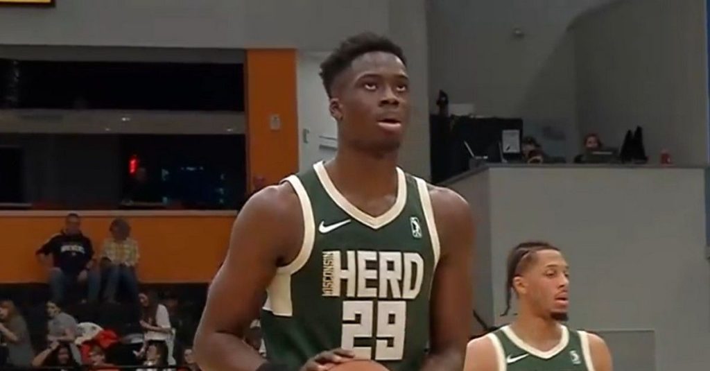Τρομερός Άλεξ Αντετοκούνμπο με 20 πόντους και 10 ριμπάουντ στην G-League με τους Χερντ