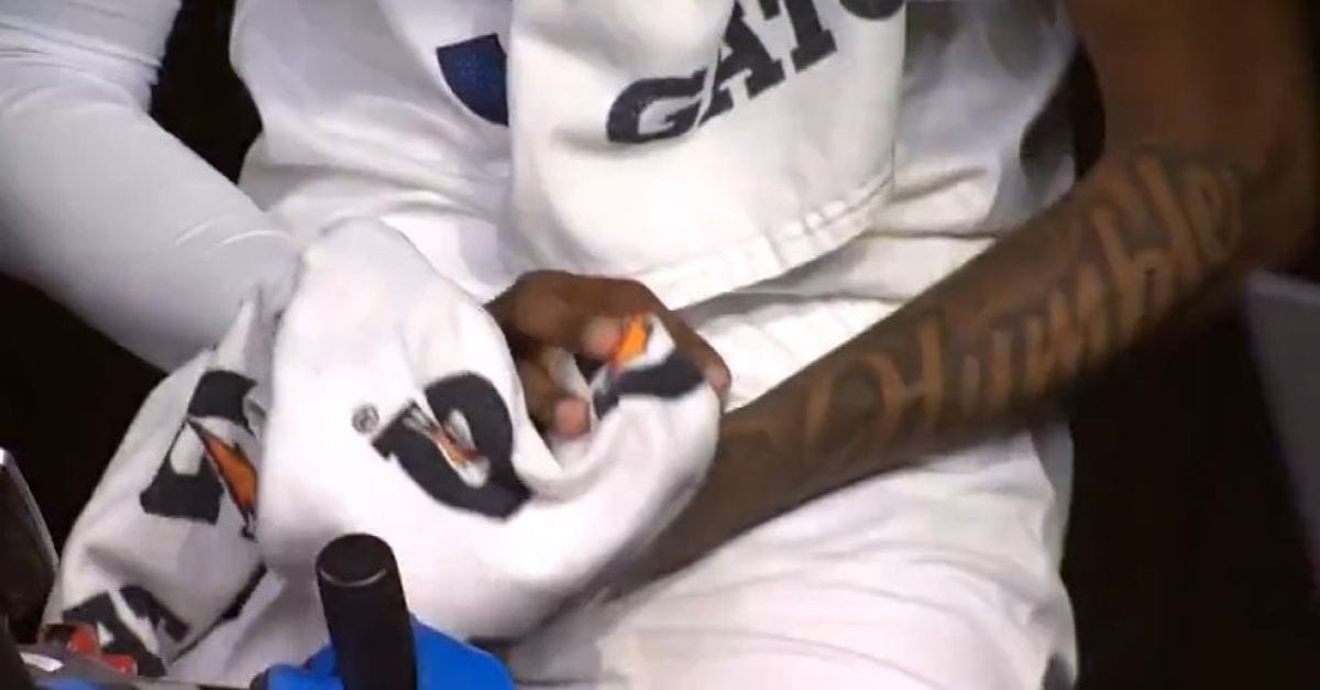 Ποιος Γκομπέρ; Ο ΜακΝτάνιελς έριξε μπουνιά στη φυσούνα και αυτοτραυματίστηκε