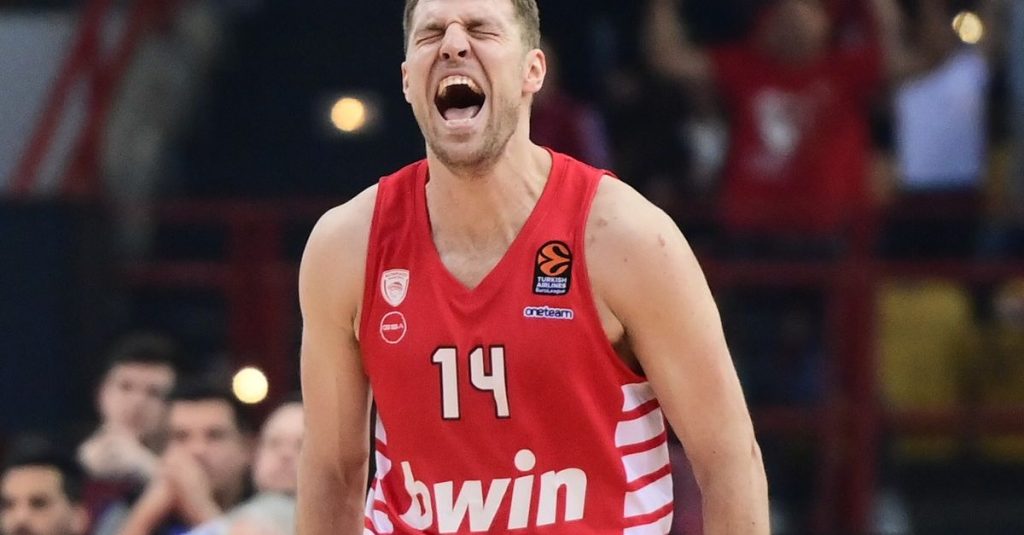 Η EuroLeague “τρομοκρατήθηκε” από τα tweets του Βοϊναρόφσκι και ζήτησε… να μπει ένα τέλος