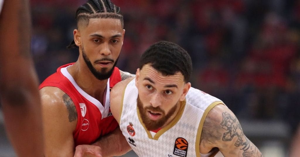 Ολυμπιακός για Μάικ Τζέιμς, Παναθηναϊκός για Ντόρσει