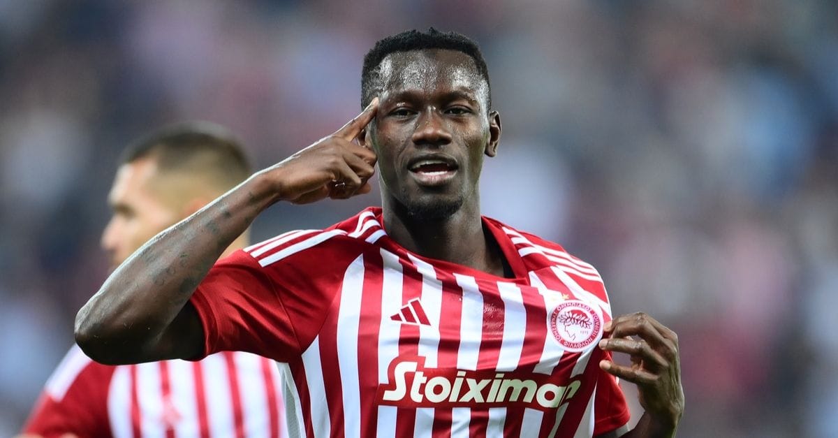 Ολυμπιακός: Το έμβλημα των ερυθρολεύκων στα 100 καλύτερα της ιστορίας σύμφωνα με το FourFourTwo