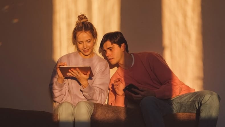 Tο 1 πράγμα που δεν κάνουν ποτέ τα πετυχημένα ζευγάρια