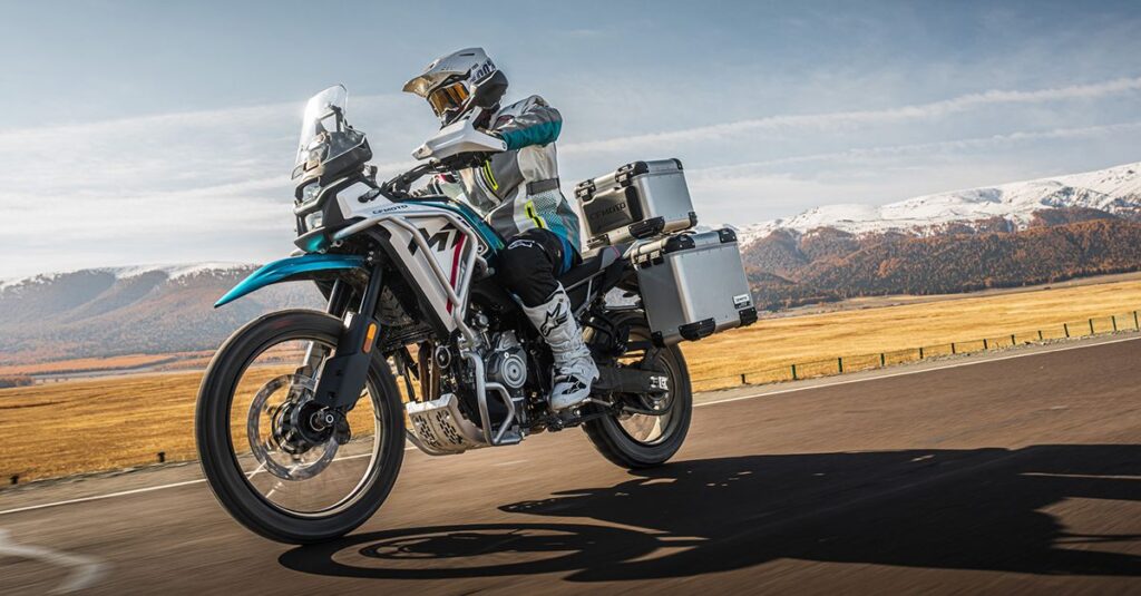 CFMOTO 450MT: Η νέα Adventure στα μεσαία κυβικά με 6 χιλιάδες ευρώ