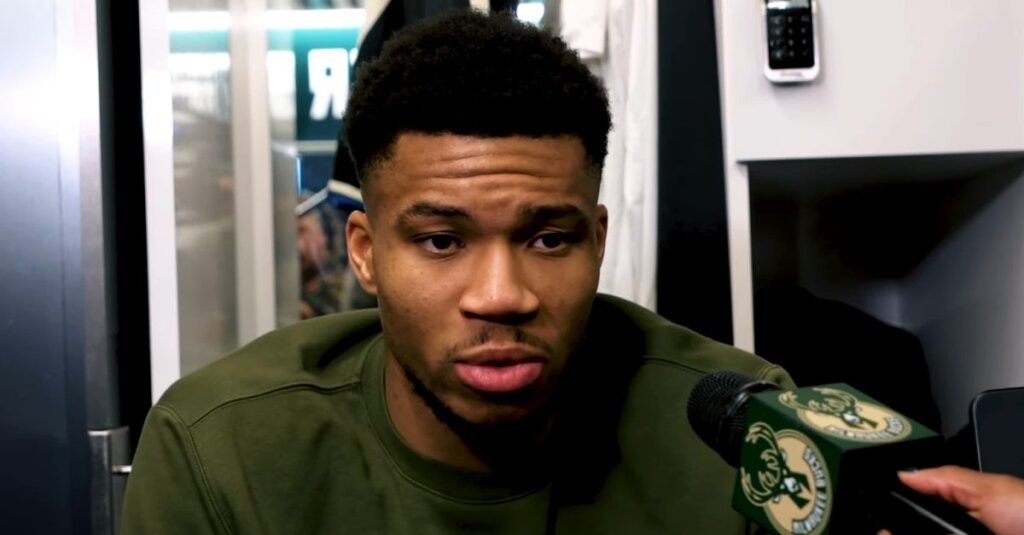 Αντετοκούνμπο: “Ο Ντοκ Ρίβερς είναι θρύλος, θα χρειαστεί χρόνος”