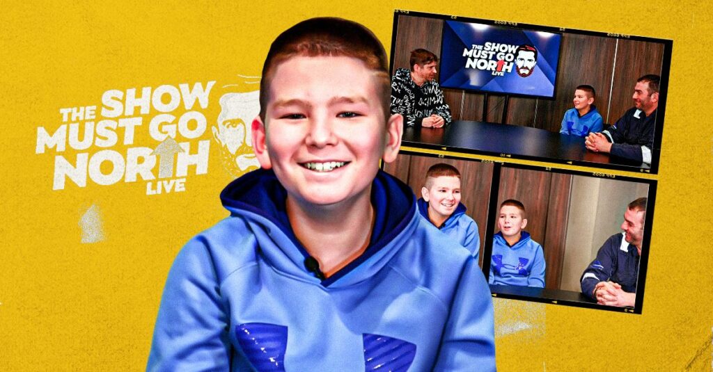 Ο μικρός Βαλάντης του Άρη με τον Παντελή Διαμαντόπουλο στο Show Must Go North