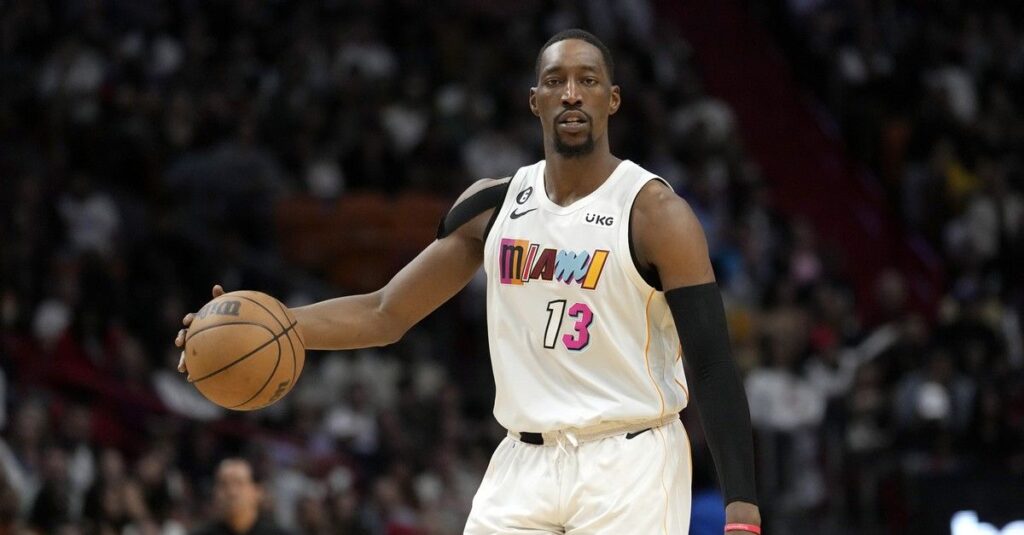 NBA: Απίθανοι Χιτ, λύγισαν με μισή ομάδα και τρομερό Αντεμπάγιο τους Κινγκς στο Σακραμέντο με 121-110