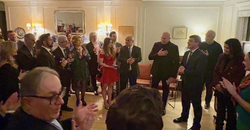 Ο Νίκος Γκάλης τιμήθηκε στο Γενικό Προξενείο στο Σικάγο για την προσφορά του στον ελληνικό αθλητισμό