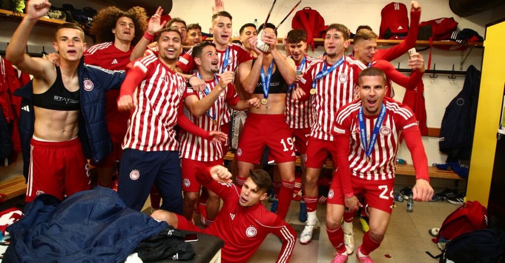 Ολυμπιακός: Οι παίκτες έστησαν πάρτι στα αποδυτήρια για να γιορτάσουν τον θρίαμβο στο Youth League