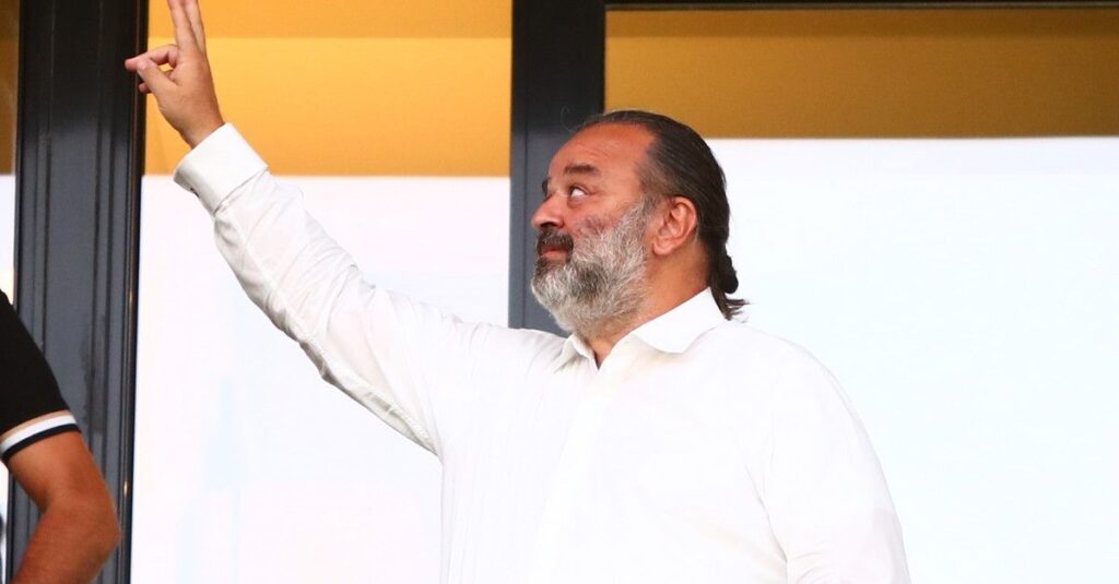 Χαμογελαστός ο Ηλιόπουλος πριν από το ΑΕΚ