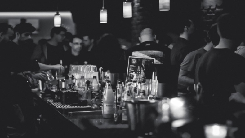 Πέθανε ο 42χρονος που ξυλοκοπήθηκε άγρια από 18χρονο σε κλαμπ: Ο λόγος… ένα σπασμένο ποτήρι