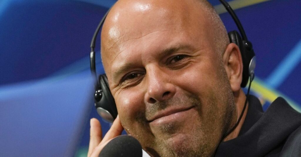 Σλοτ: “Ξεχωριστός σύλλογος η Μίλαν για τους Ολλανδούς, δεν είναι έτοιμος ο Κιέζα για να παίξει από την αρχή”