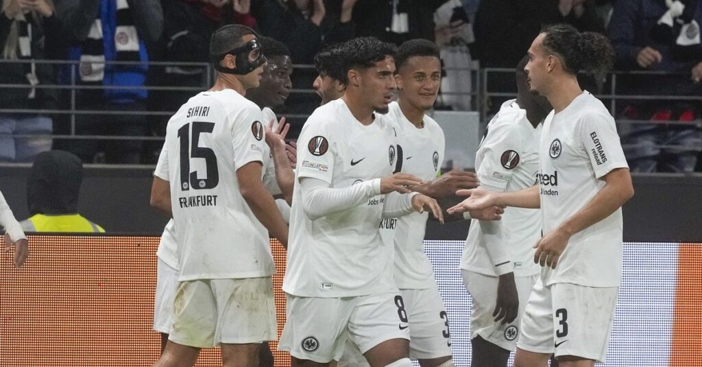 Bundesliga: Σε τροχιά κορυφής η Άιντραχτ, εκπληκτική ανατροπή από το 3-0 η Βέρντερ