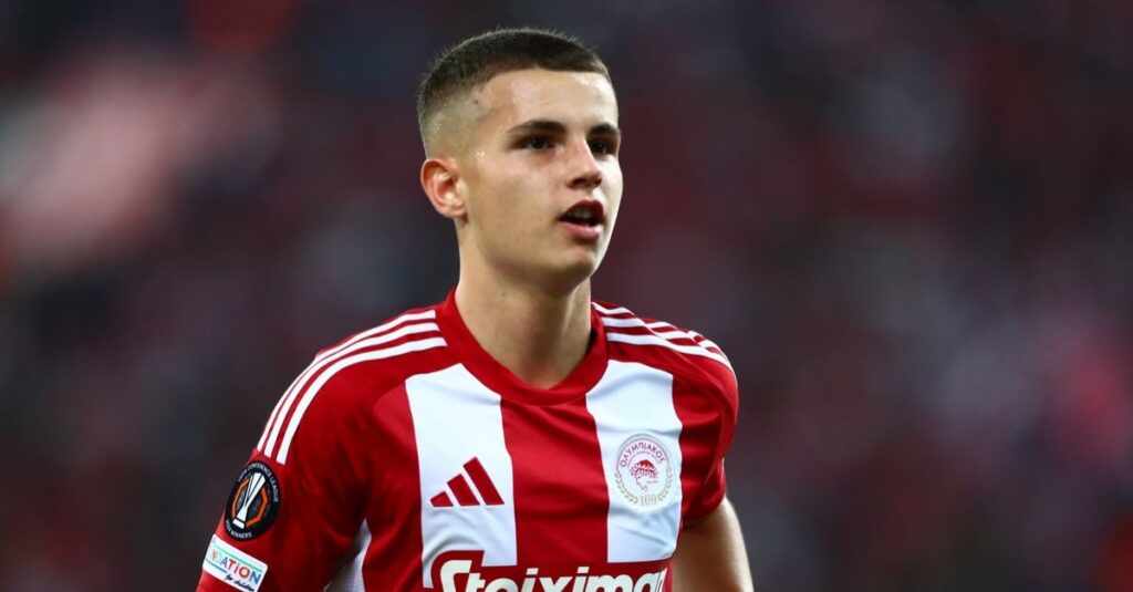 Ολυμπιακός: Μουζακίτης και Κωστούλας έδωσαν χρόνο στις μεταγραφές