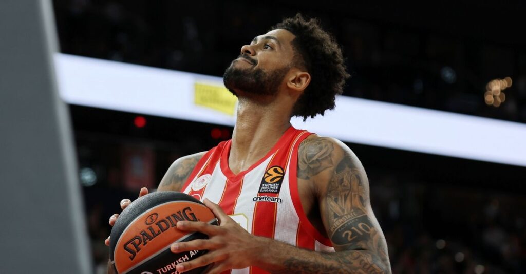 Ένας κοντός, ένας ψηλός και ο Ολυμπιακός ακόμη ψάχνεται…