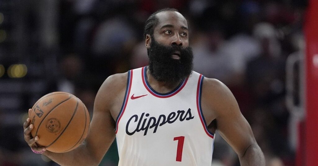 NBA: Οι Κλίπερς συνέτριψαν τους Σίξερς με οδηγό Χάρντεν και διπλό Ζούμπατς