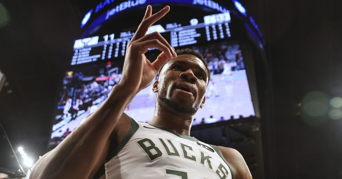 Ράπτορς -128: Triple-double ο Αντετοκούνμπο, περίπατο στον Καναδά το Μιλγουόκι