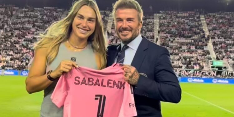 Τένις: Σε αγώνα της Ίντερ Μαϊάμι μαζί με τον Μπέκαμ και την σύζυγο του Μέσι η Σαμπαλένκα (vid)