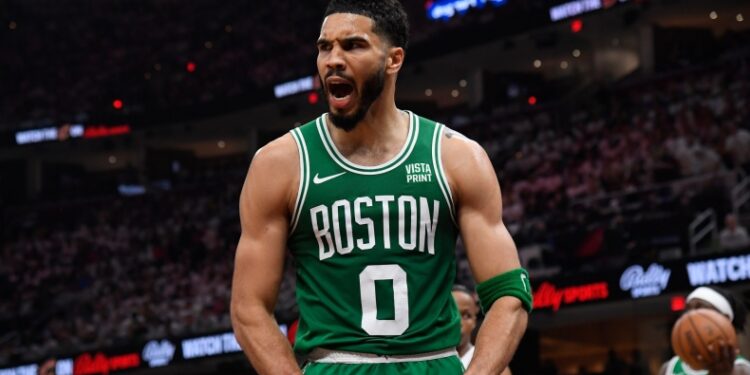 Σέλτικς -86: Άνετο πρώτο βήμα των περυσινών πρωταθλητών (vid)