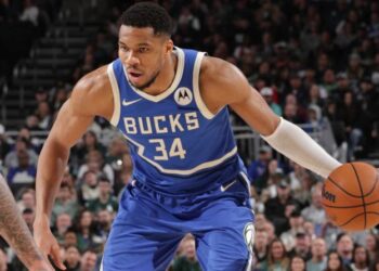 Μπακς: Το double double του Αντετοκούνμπο στο Game 2 που… πήγε στράφι (vid)