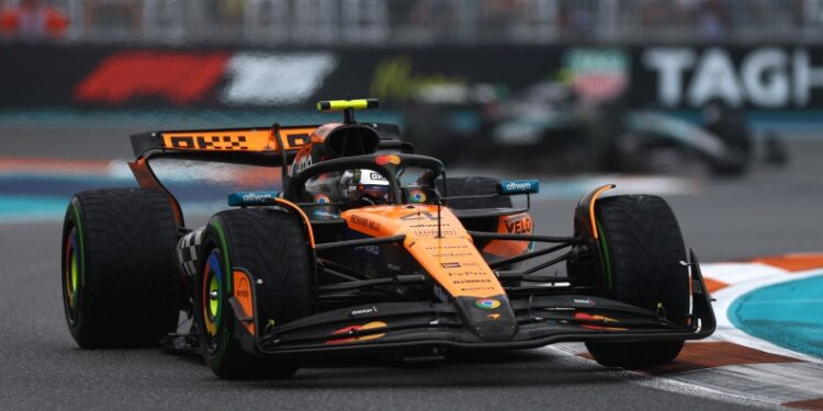 F1: Ο Νόρις νίκησε στο χαοτικό Σπριντ του Μαϊάμι