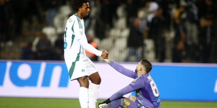 Πάλμερ-Μπράουν: «Δεν υπάρχουν δικαιολογίες για τα εκτός έδρας ματς, η μοίρα είναι στα χέρια μας»