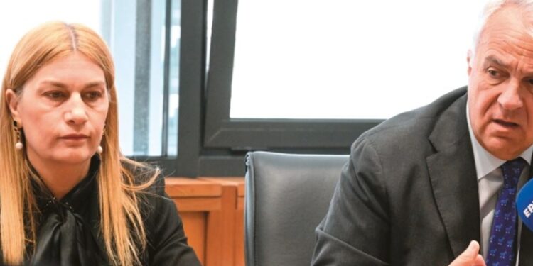 Δόγμα Βορίδη στο μεταναστευτικό: Αναγκαστικές απελάσεις ή δύο χρόνια κράτηση