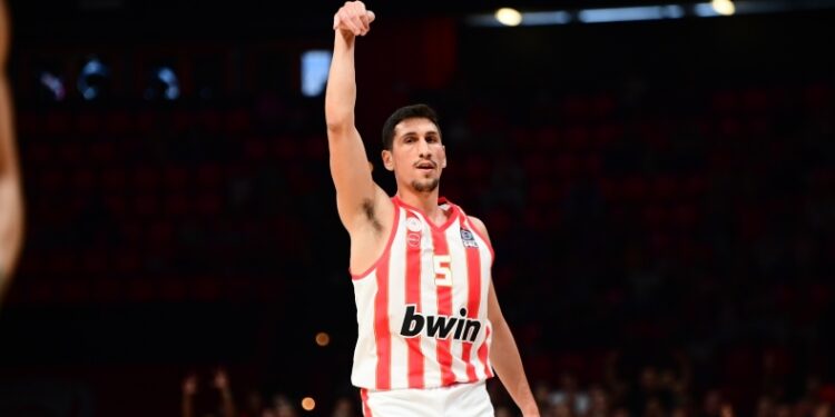 Ολυμπιακός: Μαγικό πρώτο ημίχρονο για τον Γιαννούλη Λαρεντζάκη! (vid)