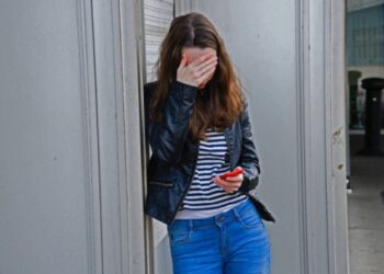 Της έσπασαν τα δόντια και την χτυπούσαν με κλοτσιές και μπουνιές: Σοκάρει ο ξυλοδαρμός της 14χρονης από τις τρεις ανήλικες