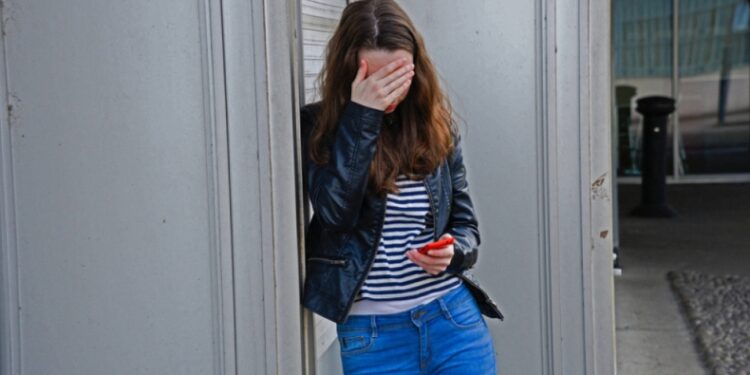 Της έσπασαν τα δόντια και την χτυπούσαν με κλοτσιές και μπουνιές: Σοκάρει ο ξυλοδαρμός της 14χρονης από τις τρεις ανήλικες