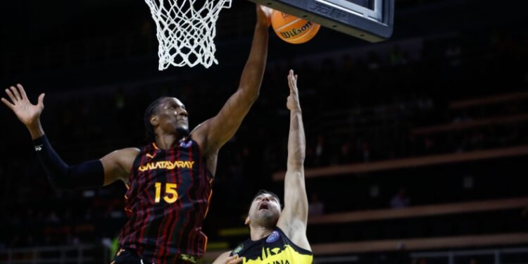 Τενερίφη -90: Τη «σόκαρε» με σούπερ Ιζούντου και… έφυγε για τελικό