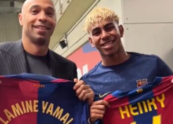 Μπαρτσελόνα: Συνάντηση… κορυφής Γιαμάλ και Ανρί, αντάλλαξαν φανέλες μετά το Clasico (vid)