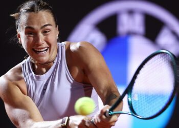 Η Σαμπαλένκα νίκησε ξανά την Κόστιουκ και συνεχίζει στη Ρώμη (vid)