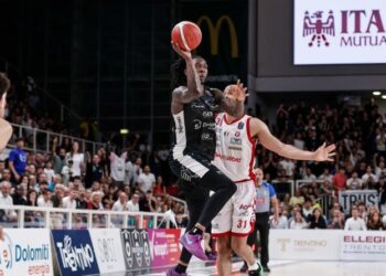 Τρέντο -67: Απίθανο buzzer beater και ήττα για την ομάδα του Μεσίνα (vid)