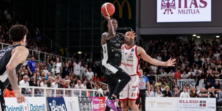 Τρέντο -67: Απίθανο buzzer beater και ήττα για την ομάδα του Μεσίνα (vid)