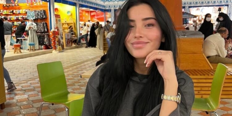 Το viral drama του TikTok: Διάσημη ινφλουένσερ, έγκυος, αποκάλυψε την απιστία του συντρόφου της