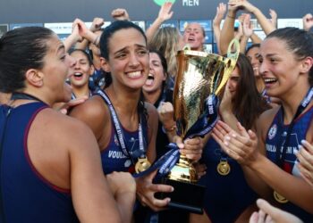 Πανηγυρισμοί σε ρυθμούς Βίσση για τις πρωταθλήτριες της Βουλιαγμένης (vid)