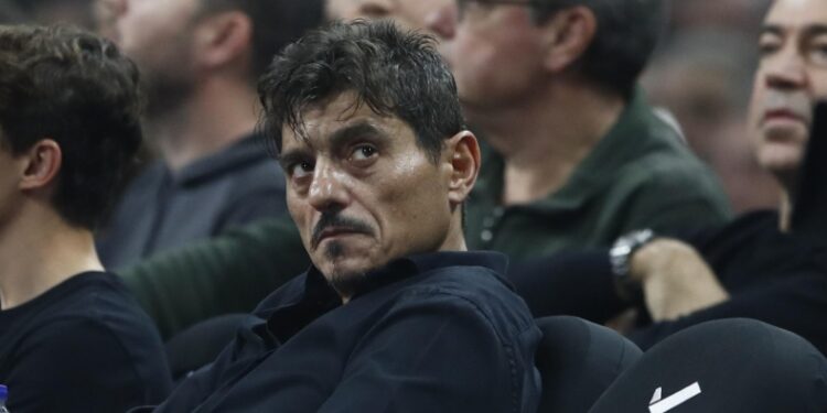 Γιαννακόπουλος: «Άλλοι είναι αυτοί που δεν θέλουν να τελειώσει το πρωτάθλημα, δεν δεχόμαστε ούτε κεκλεισμένων, ούτε τίποτα»!