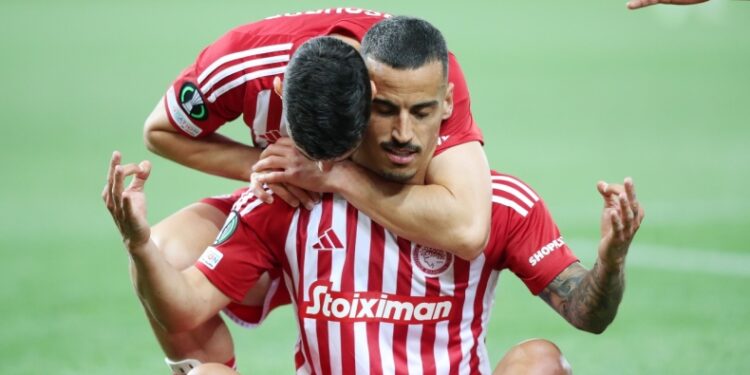 Ολυμπιακός: Ο πανηγυρισμός του Τσικίνιο, τα κόμικ Manga και η σύνδεσή τους με τα τατουάζ του (vid)