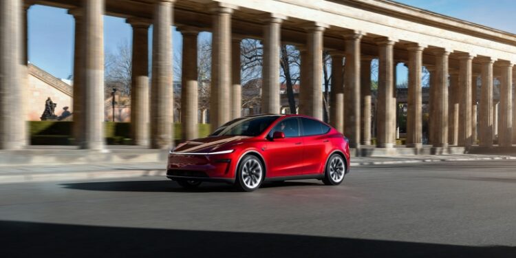 Η Tesla δοκιμάζει αυτόνομη οδήγηση στους δρόμους της Ρώμης (vid)