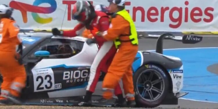 Λε Μαν: Απίστευτη έκρηξη οργής οδηγού (vid)