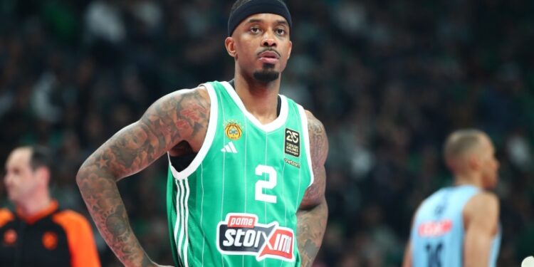 Ο Λορέντζο Μπράουν κλείνει στην Αρμάνι Μιλάνο, το νέο του συμβόλαιο