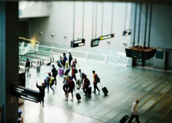 «Θεωρία του αεροδρομίου»:  Η νέα τάση που βάζει τους ταξιδιώτες σε κίνδυνο!