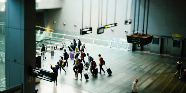 «Θεωρία του αεροδρομίου»: Η νέα τάση που βάζει τους ταξιδιώτες σε κίνδυνο!