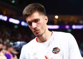 Ολυμπιακός, Πετρούσεφ: Εξέπνευσε το NBA Out στο συμβόλαιό του