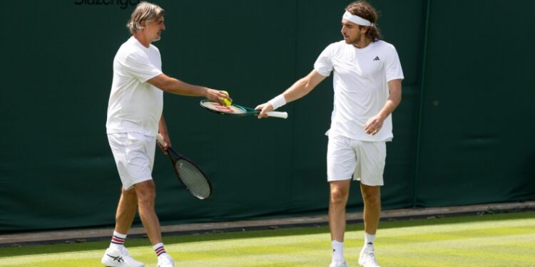 Τσιτσιπάς: Τέλος στη συνεργασία του με τον Ιβανίσεβιτς