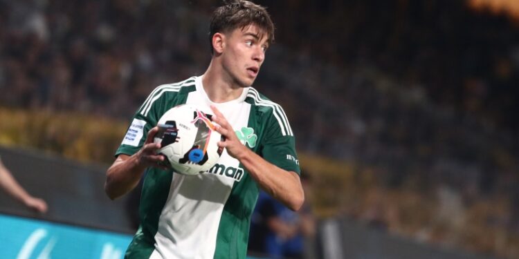 Γιώργος Βαγιαννίδης: Στο πρωτοσέλιδο της A Bola ο Έλληνας μπακ, ξανά σύνδεση με Σπόρτινγκ