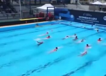 Απίστευτες σκηνές σε αγώνα παγκοσμίου πρωταθλήματος πόλο: Προσωρινή διακοπή λόγω πυροβολισμών (vid)